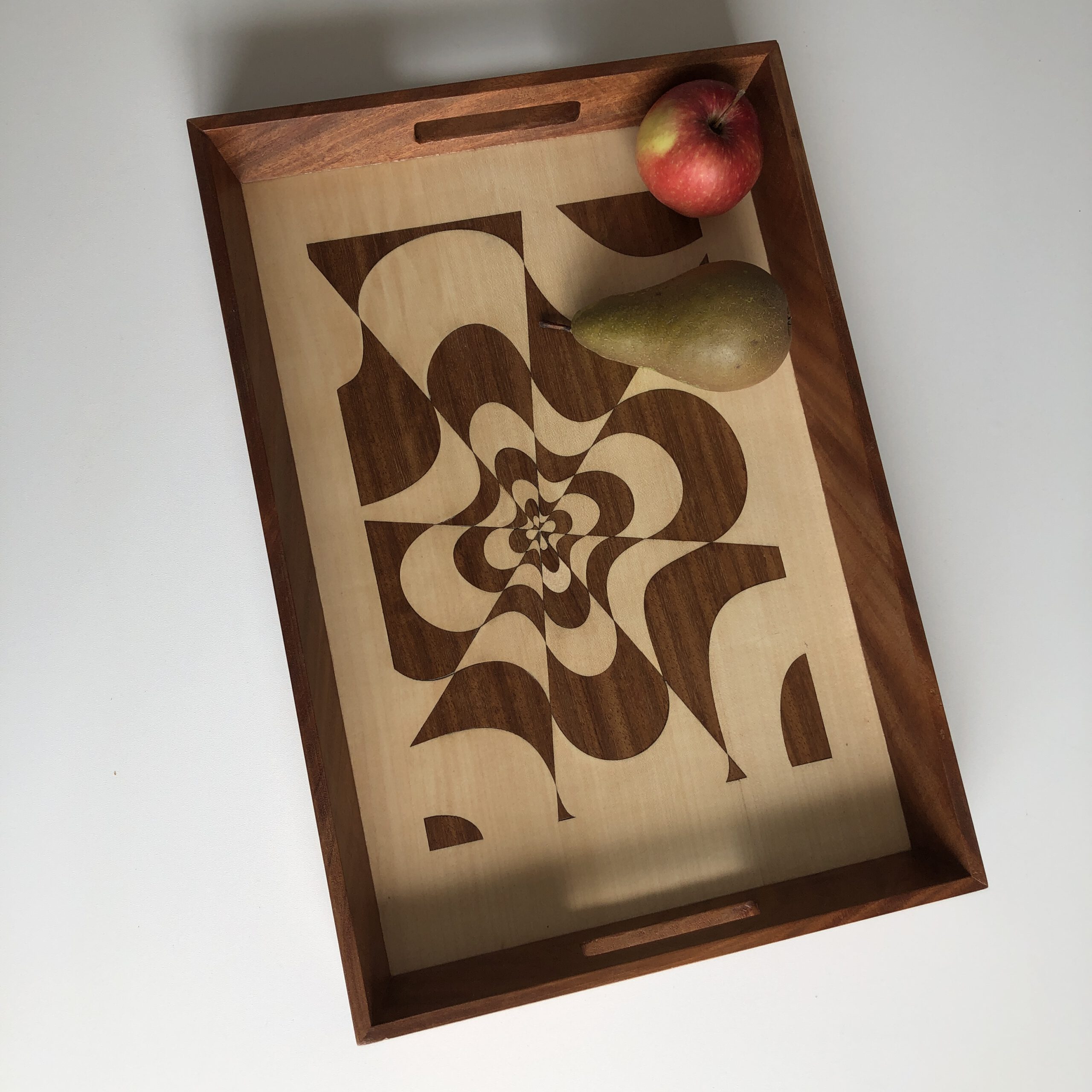Dienbladen met marqueterie