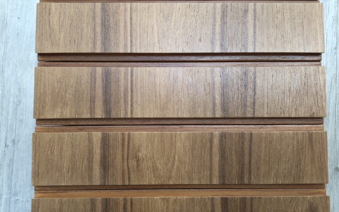 Deens Design dressoir: fineer herstel