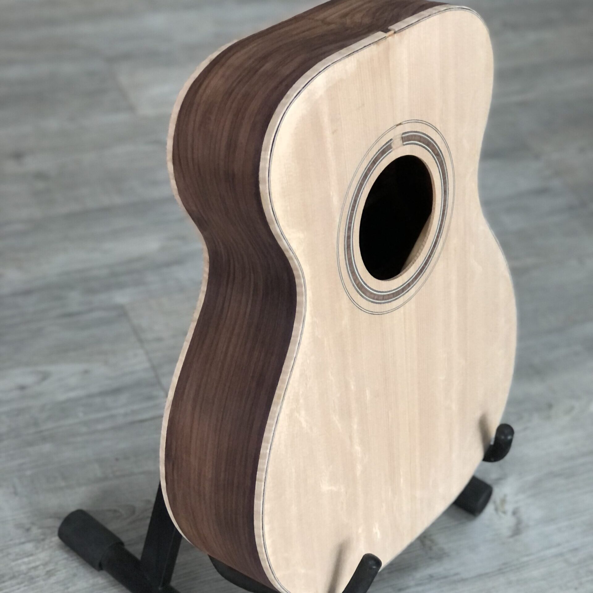 Work in progress: Gitaar model Martin 00