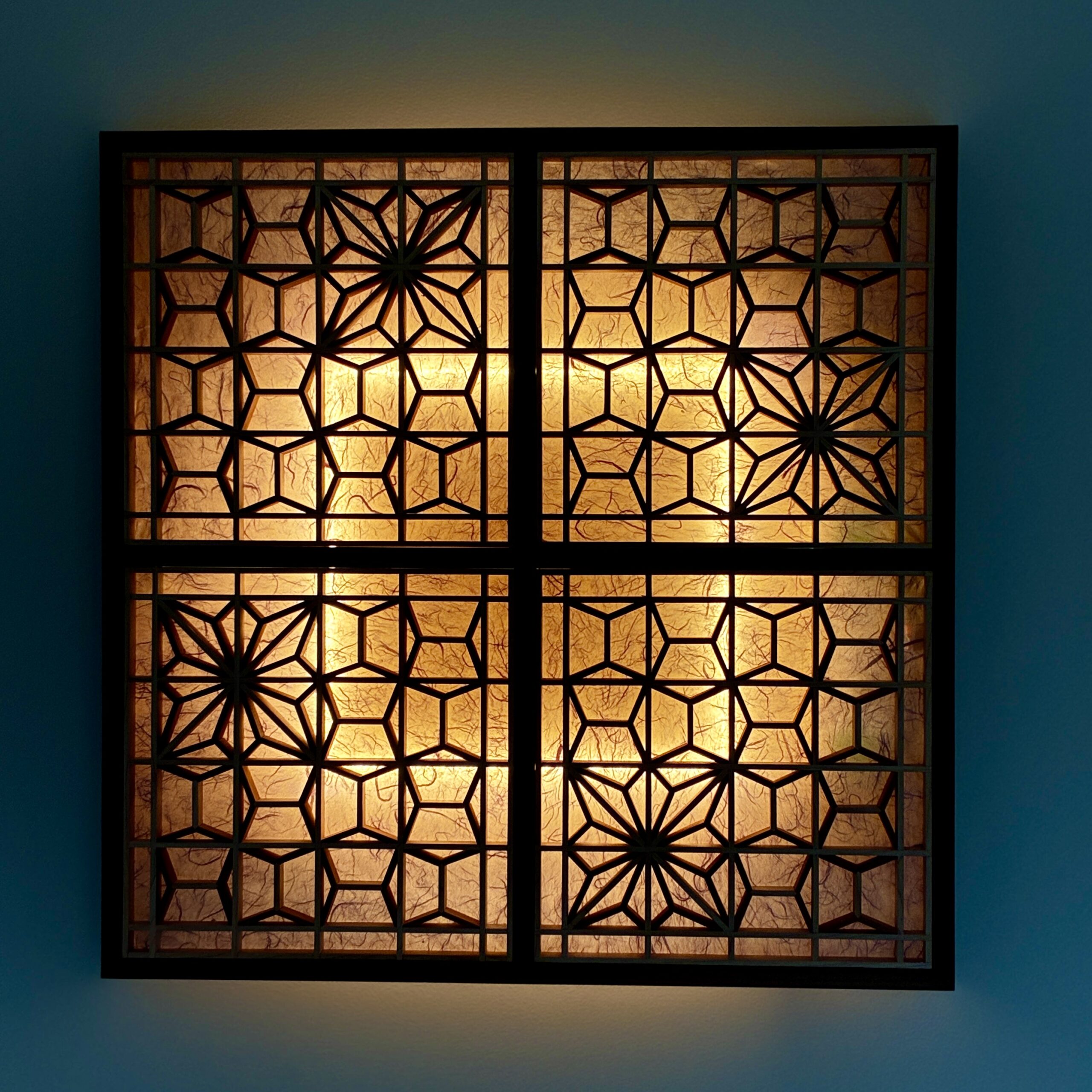 Kumiko-lamp met een paars accent